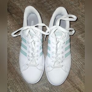 Adidas Cloud Foam Advantage Sneakers